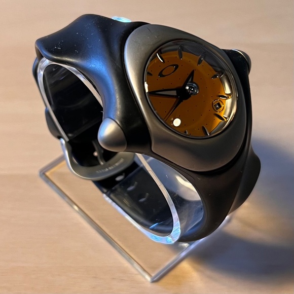 RARE - OAKLEY Watch - Bullet - Stainless/Yellow - Picture 2 of 5